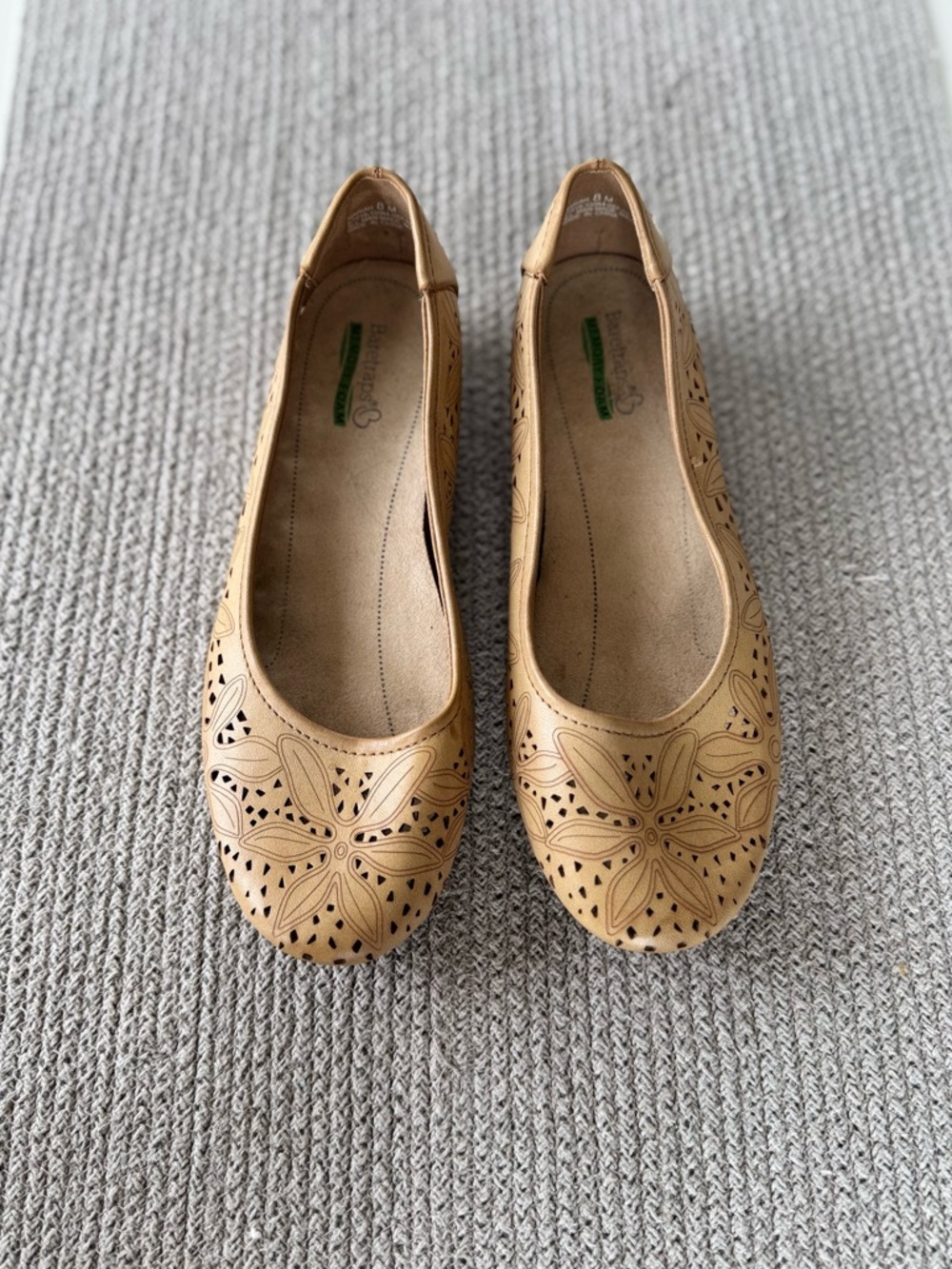 Baretraps Tan Cut-out Perforated Floral Leather Ballet Flats Size 8
